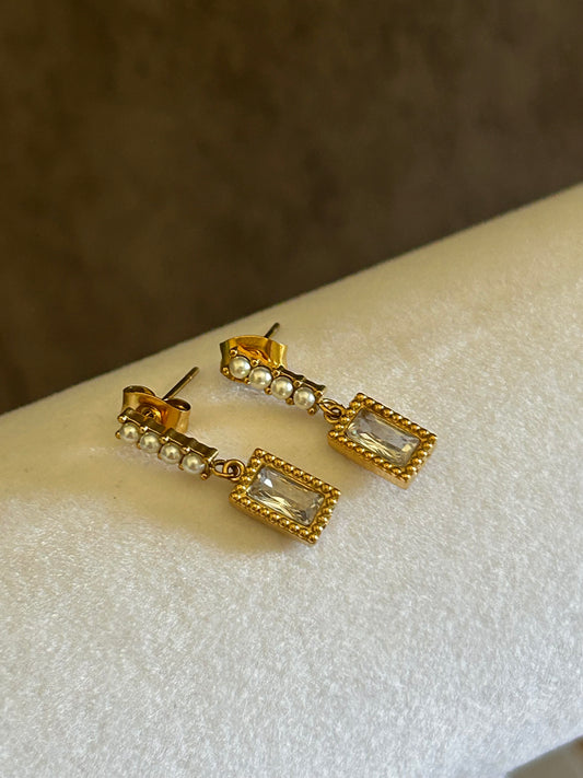 Dainty Pearl earrings