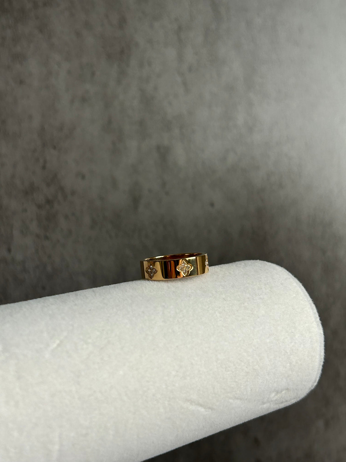 Azeez Ring