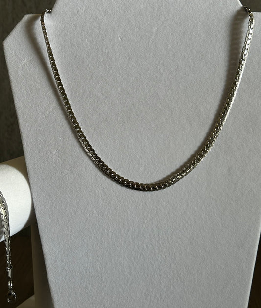 Silver Edge Necklace